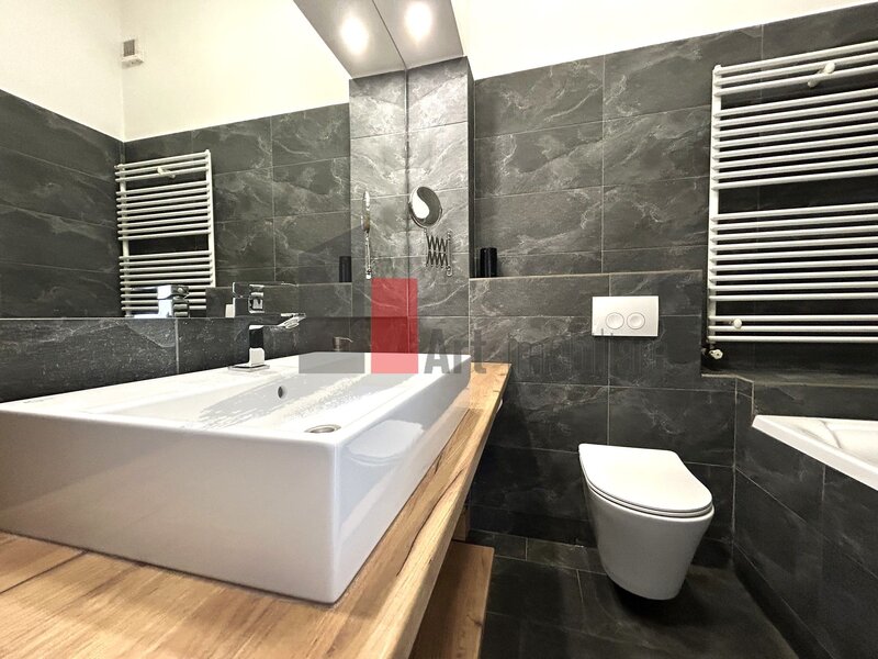 Calea Calarasilor, Matei Basarab, apartament 3 camere tip duplex.